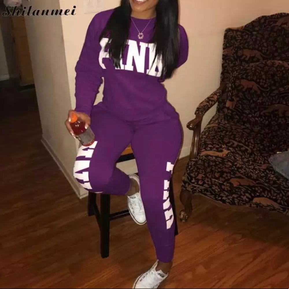 Vs pink outfit authentic